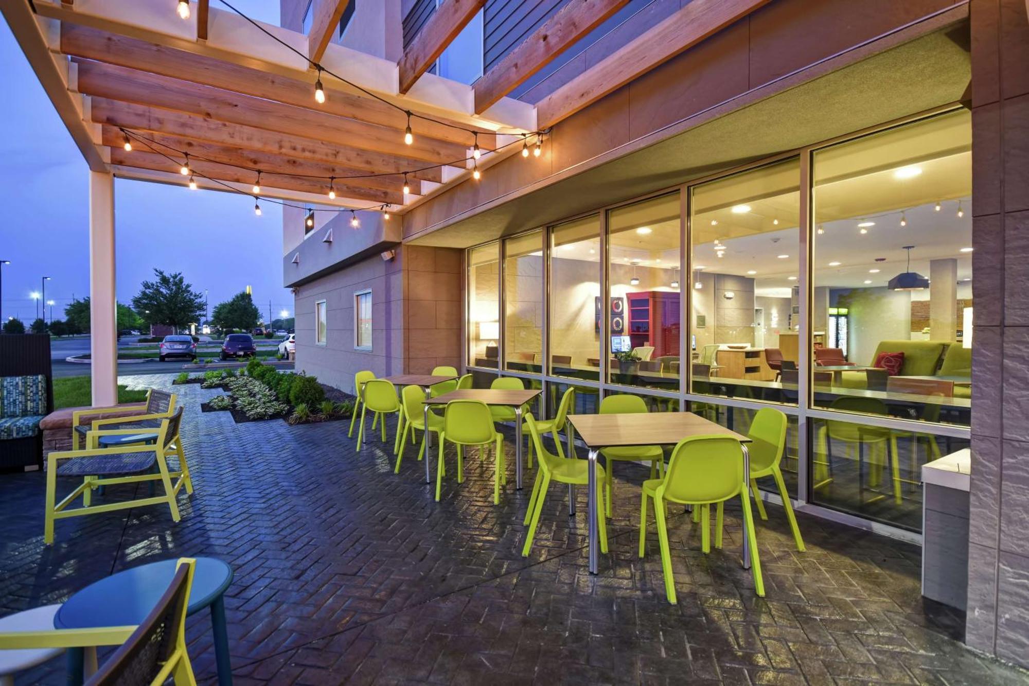 Home2 Suites By Hilton Terre Haute Exterior photo