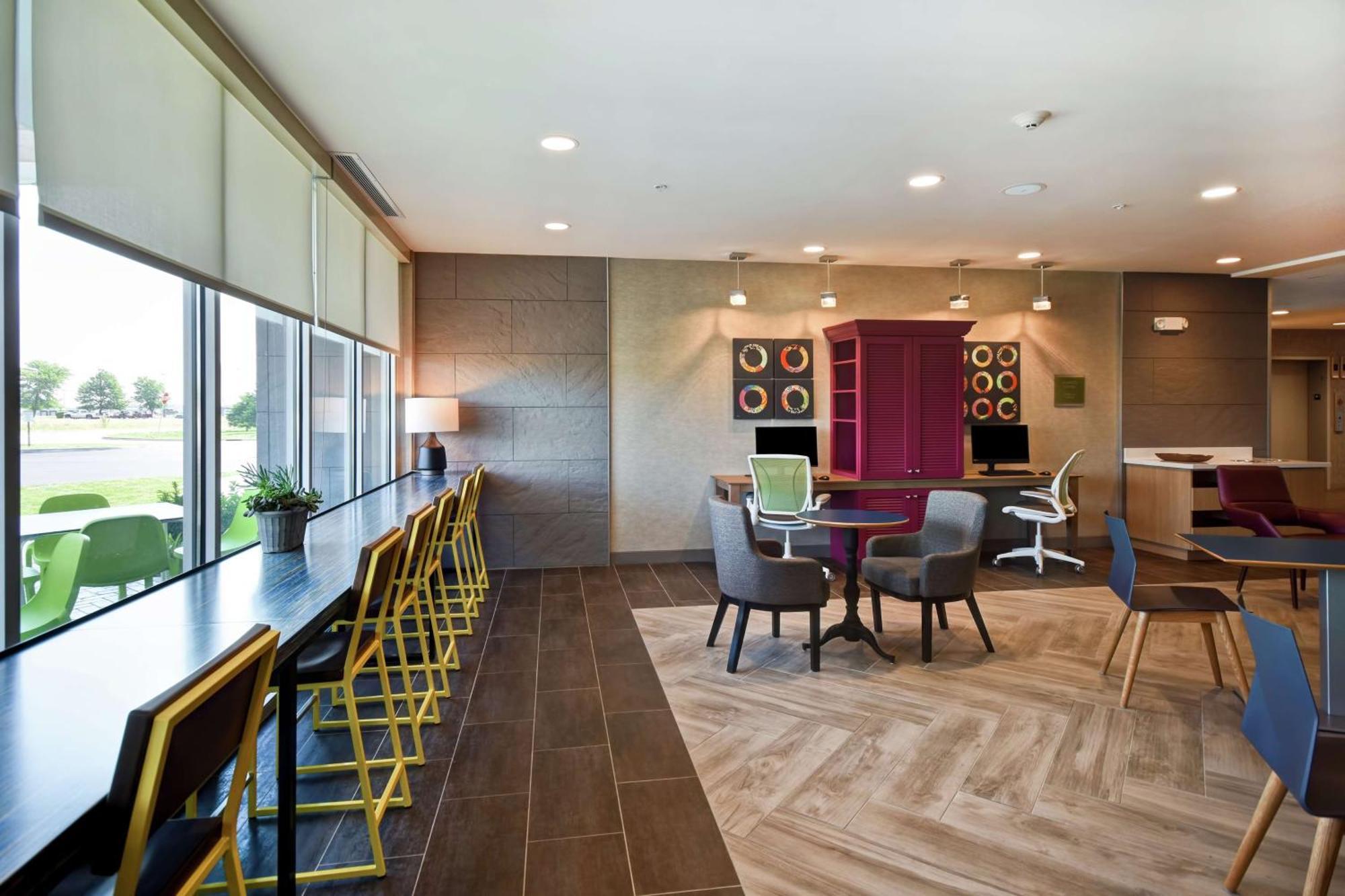 Home2 Suites By Hilton Terre Haute Exterior photo