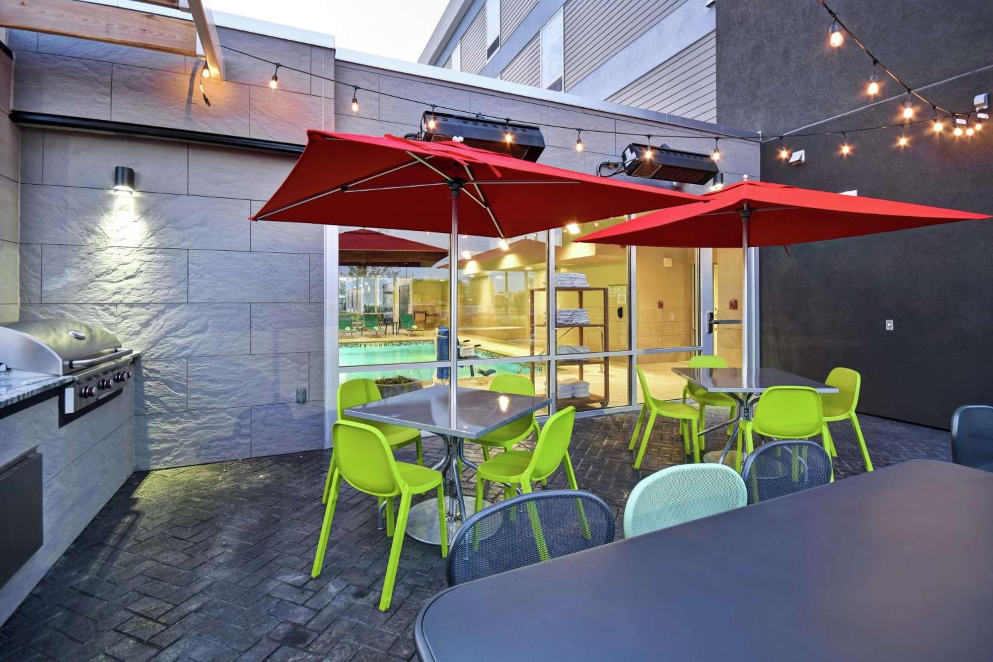 Home2 Suites By Hilton Terre Haute Exterior photo